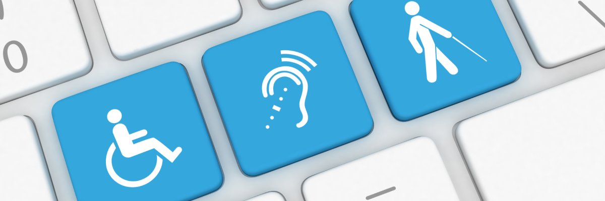 Ein Ausschnitt einer Tastatur mit weißen Tasten zeigt drei nebeneinanderliegende Tasten in der Farbe blau. Auf der linken Taste ist ein Rollstuhl abgebildet. Auf der mittleren taste ist ein Ohr abgebildet und auf der rechten Taste ist eine Person mit Stock abgebildet.